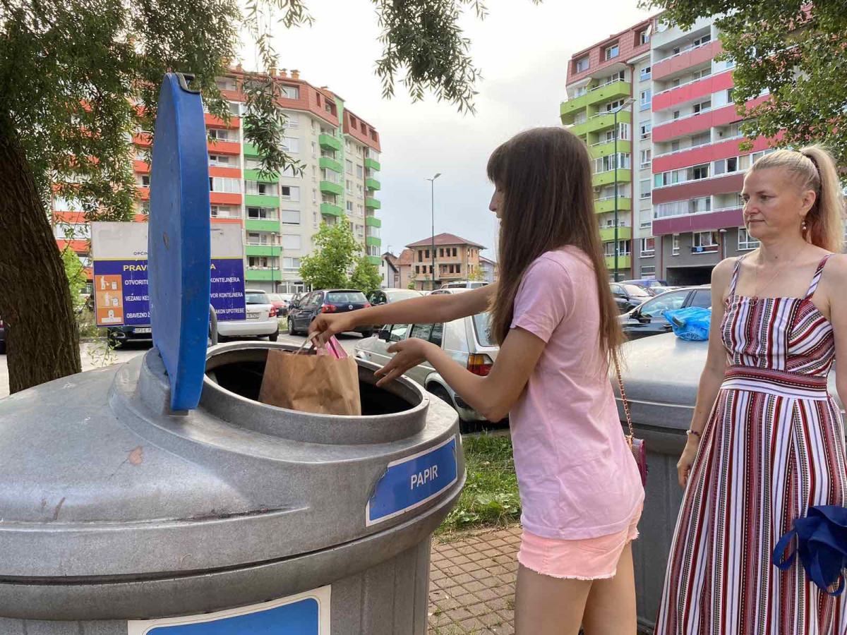 Sarajevo family properly separates waste: 15 minutes for us, and a lot for the Planet