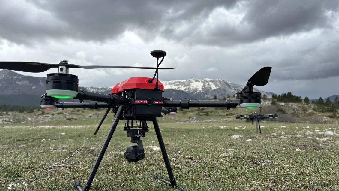 Dron s termalnom kamerom